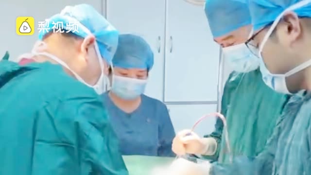 男童患罕见病胳膊无法上举,寻医12年重获新生