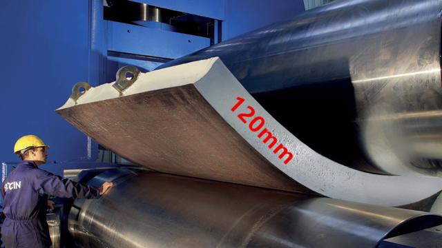 120mm厚的钢板,被滚圆机慢慢滚圆,过程太享受了!