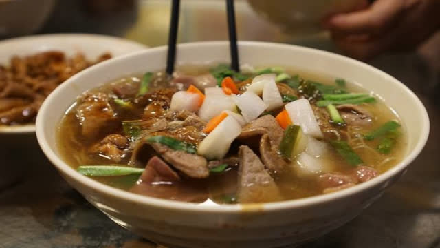 地道家乡味:苏稽古镇特色菜 牛肝汤